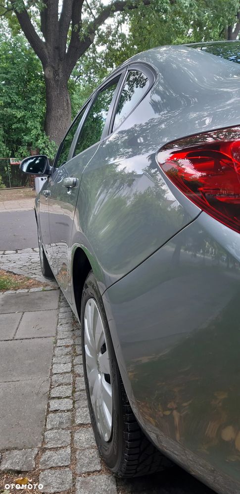 Opel Astra 1.6 Enjoy - 17