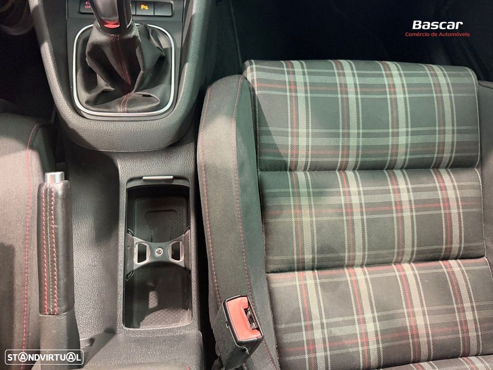 VW Golf 2.0 TSi GTI - 22