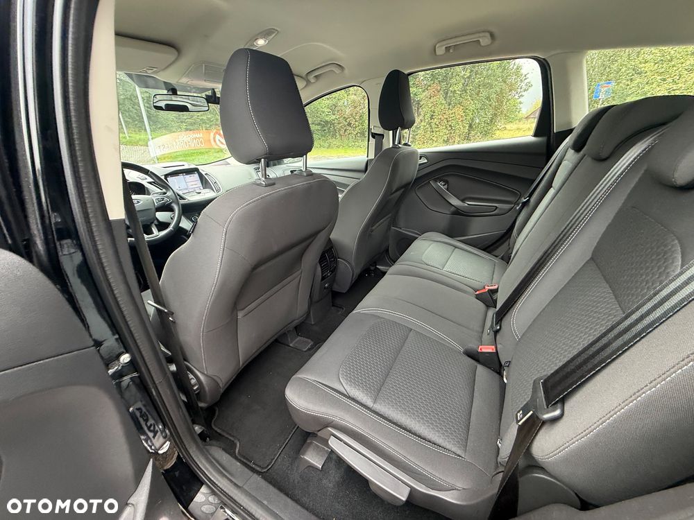 Ford Kuga 2.0 TDCi 2x4 Titanium - 22
