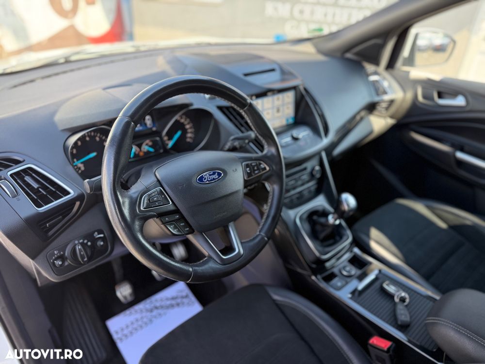 Ford Kuga 1.5 EcoBoost 2WD Titanium - 11