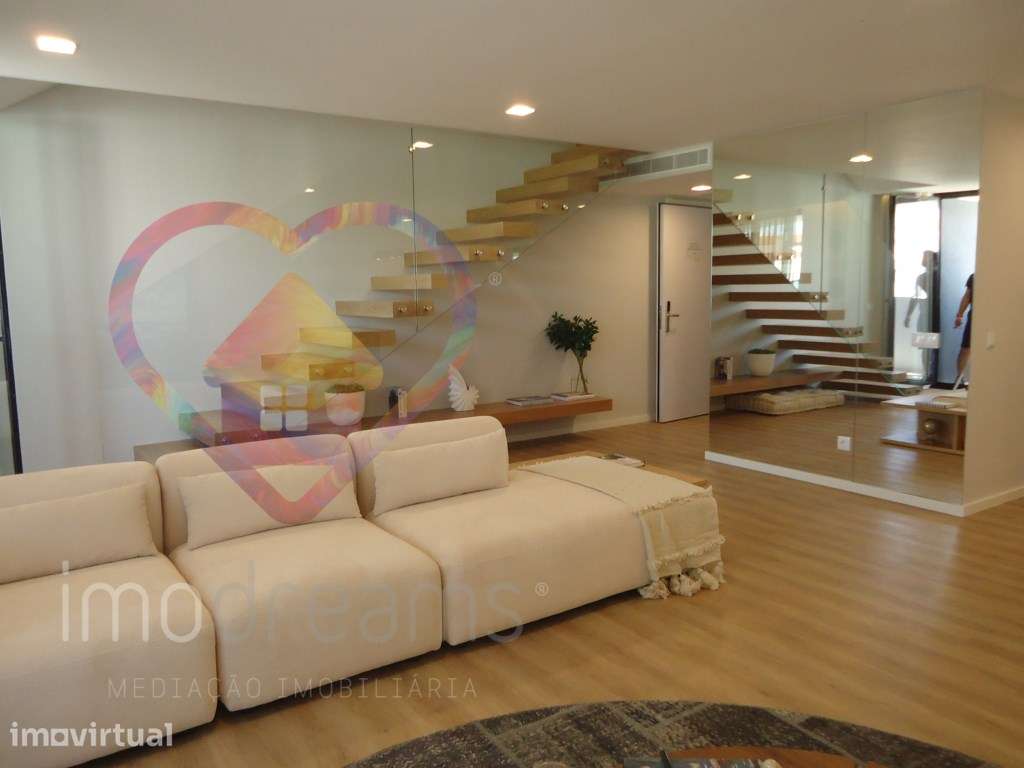Apartamento T3 Duplex c/ varanda e terraço, em Aveiro - Grande imagem: 2/26