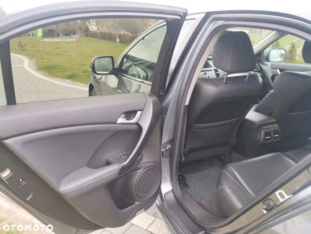 Honda Accord 2.0 Executive Navi - 9