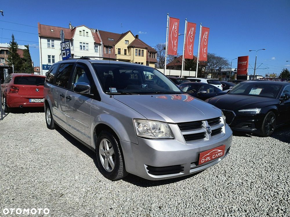 Dodge Caravan - 4
