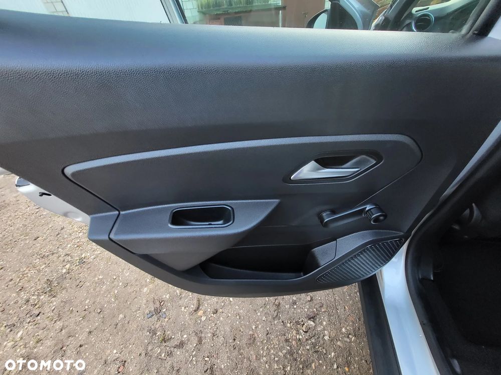 Dacia Duster 1.6 SCe Essential - 27