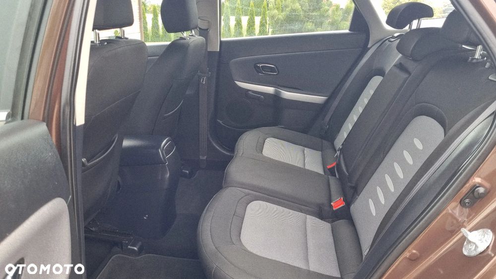 Kia Ceed 1.4 CVVT Vision - 24