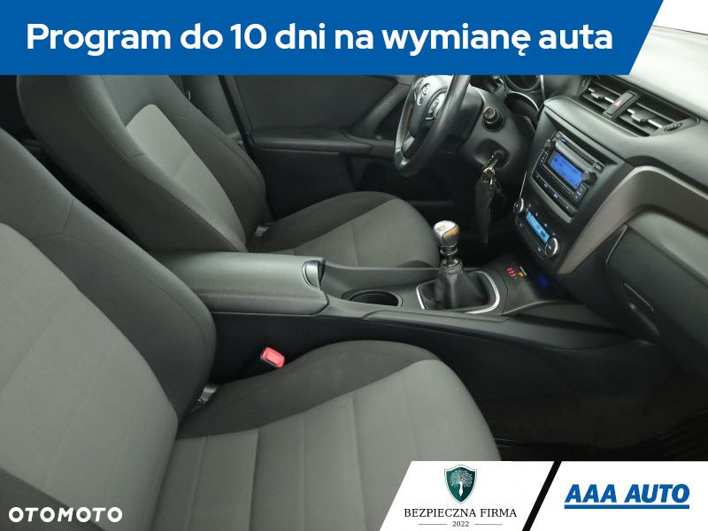 Toyota Avensis - 8