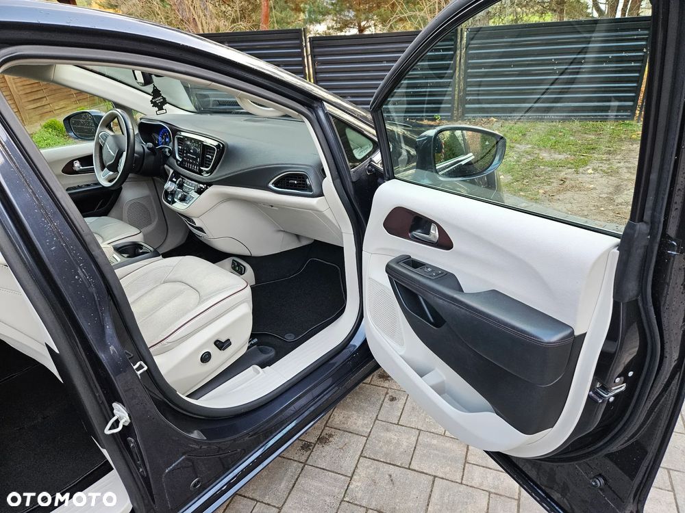 Chrysler Pacifica - 14