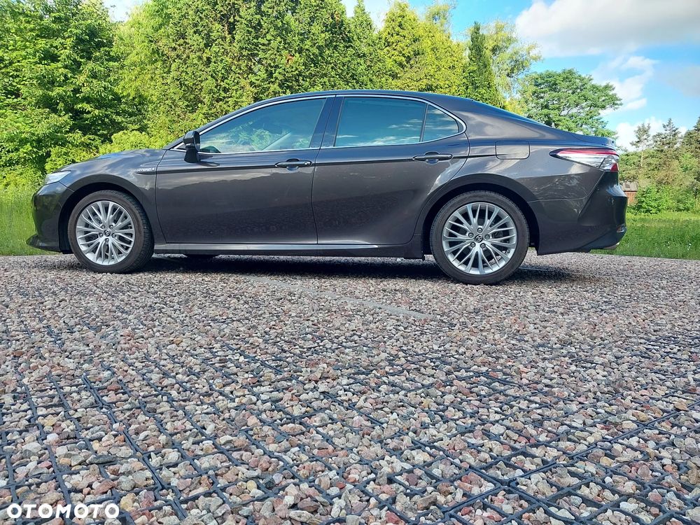 Toyota Camry - 3