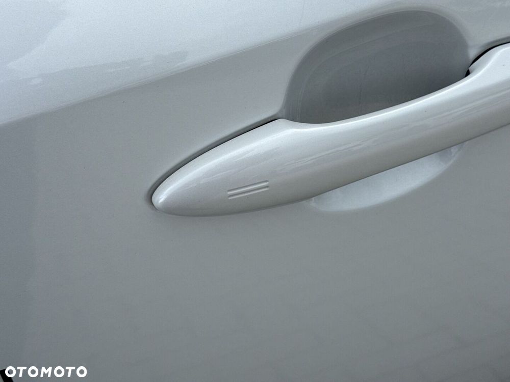Toyota Corolla 2.0 Hybrid Style - 17