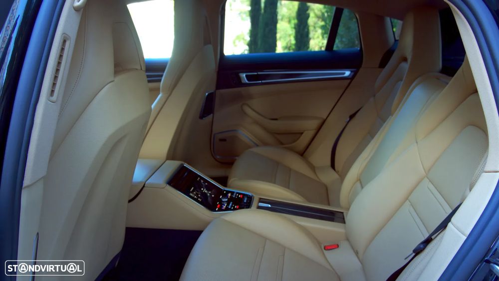 Porsche Panamera 4 S - 47