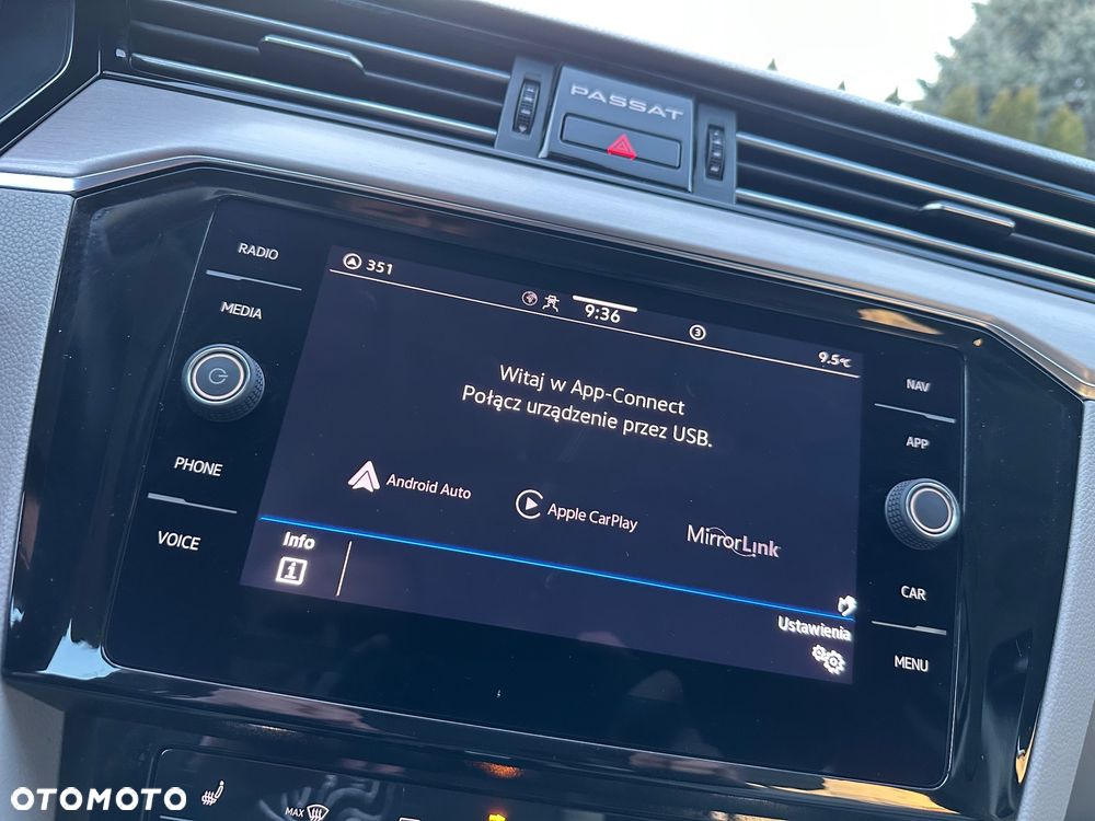 Volkswagen Passat Variant 2.0 TDI SCR DSG Elegance - 24