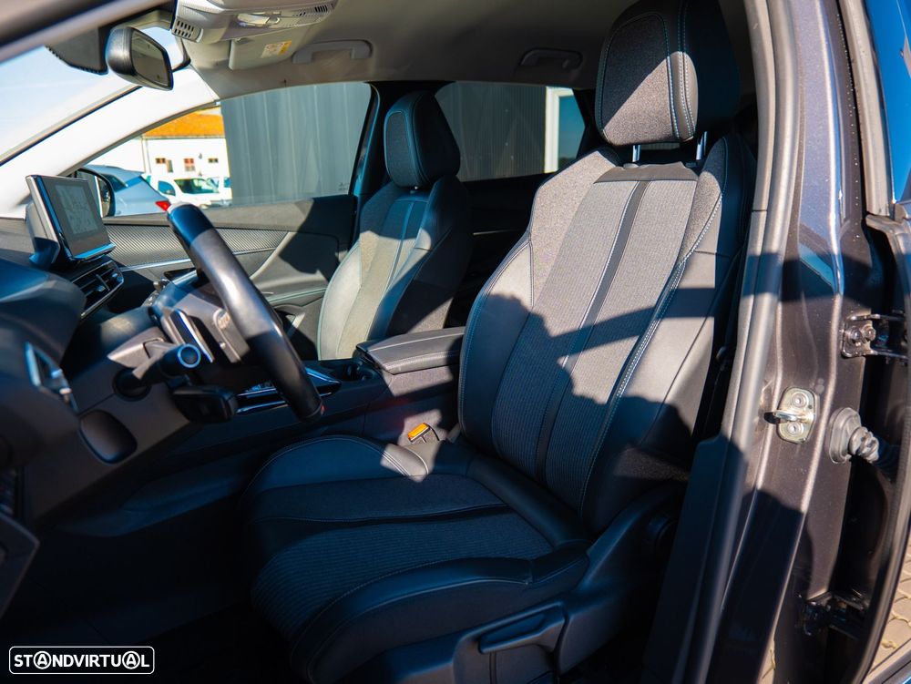 Peugeot 3008 1.2 PureTech Allure Pack EAT8 - 26