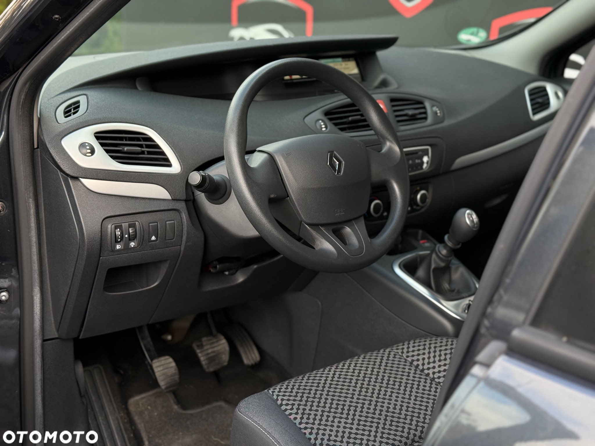 Renault Scenic - 16