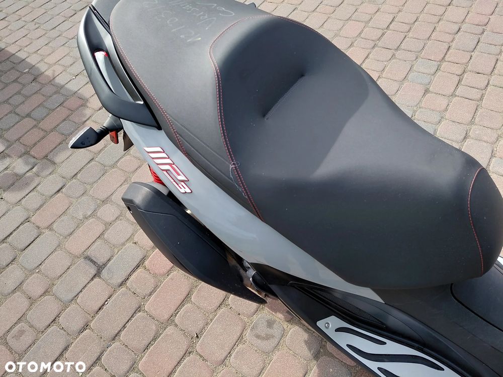 Piaggio MP-3 - 13