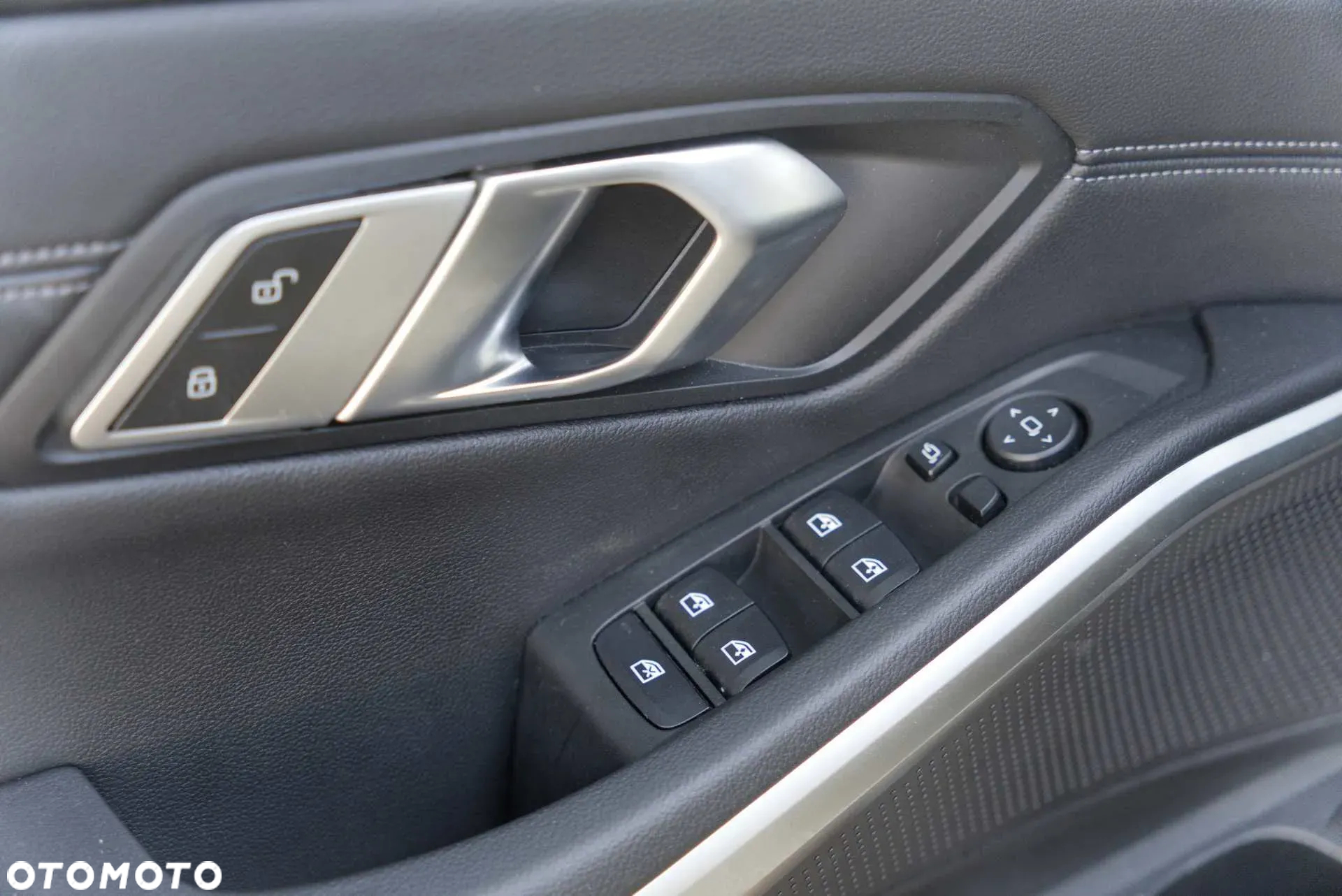 BMW Seria 3 330e PHEV - 21