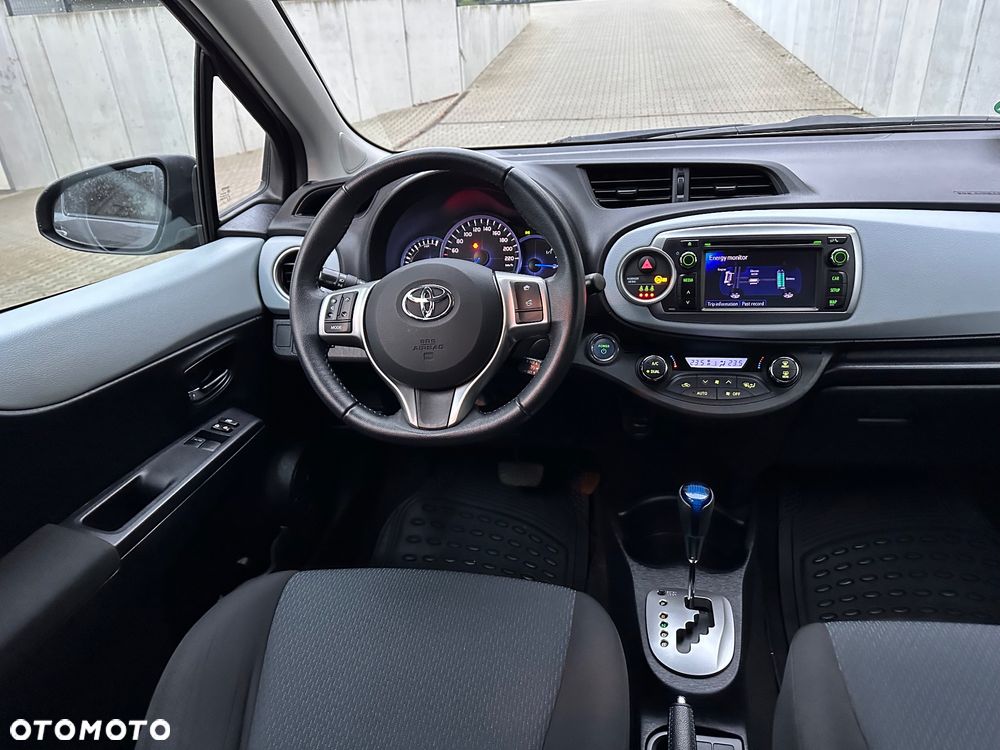 Toyota Yaris - 12