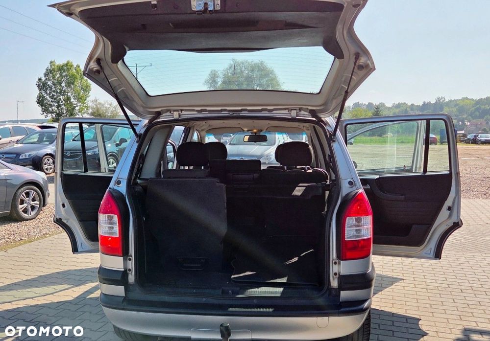 Opel Zafira - 29