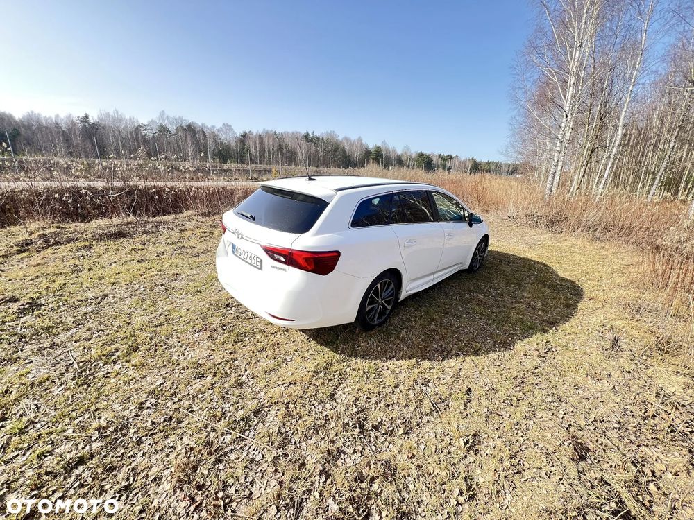Toyota Avensis 1.8 Premium - 7