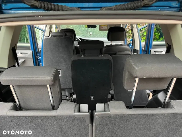 Volkswagen Touran - 13