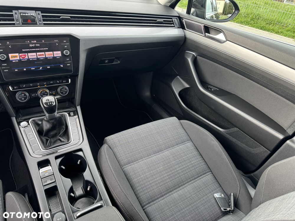 Volkswagen Passat Variant 2.0 TDI SCR Business - 6