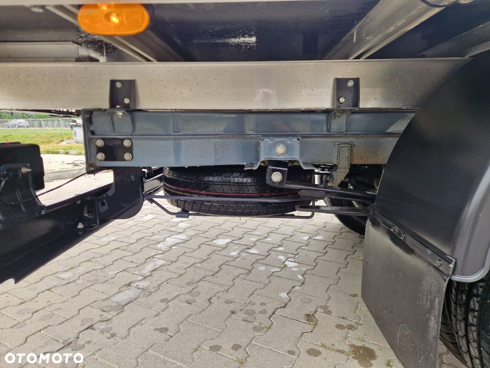 Mercedes-Benz Sprinter - 4