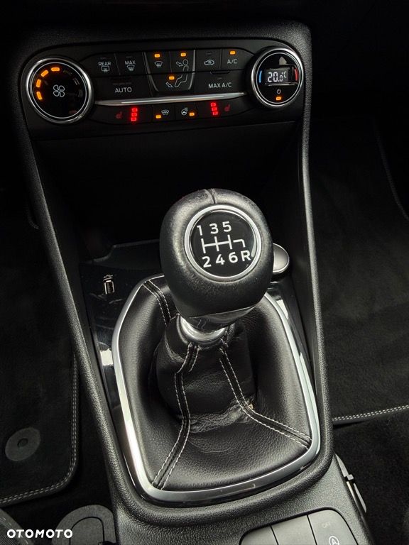 Ford Fiesta 1.0 EcoBoost Titanium ASS - 24