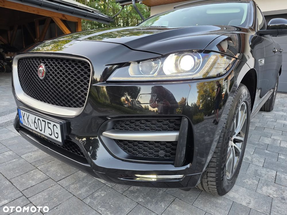 Jaguar F-Pace 2.0 i4D AWD R-Sport - 11