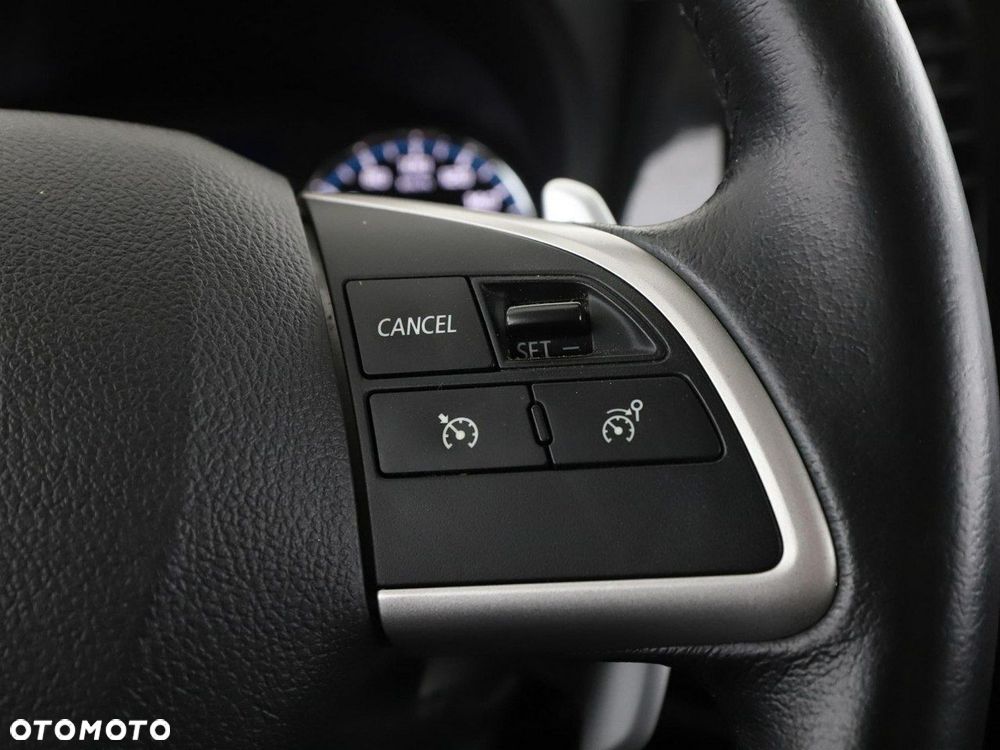 Mitsubishi Outlander - 30