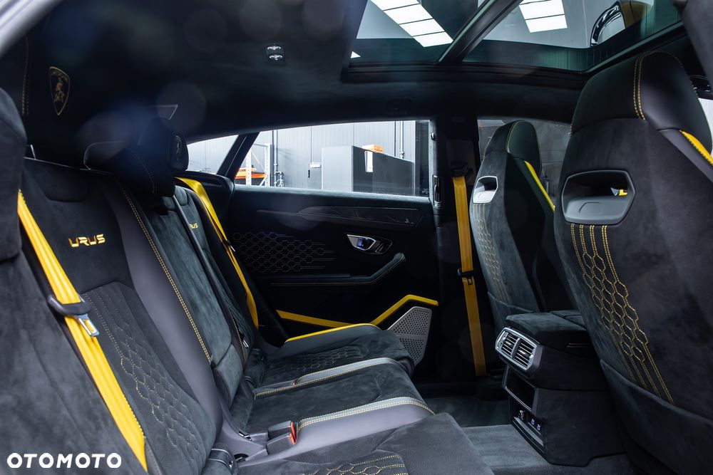 Lamborghini Urus - 32