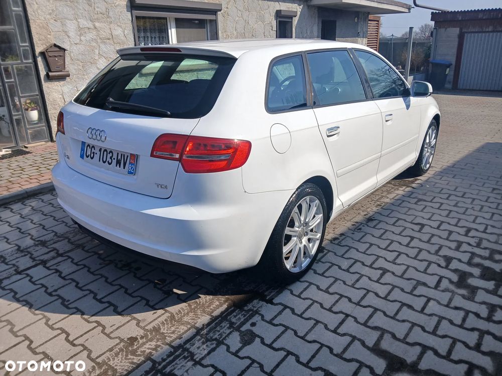 Audi A3 Sportback 1.6 TDI DPF Ambiente - 4