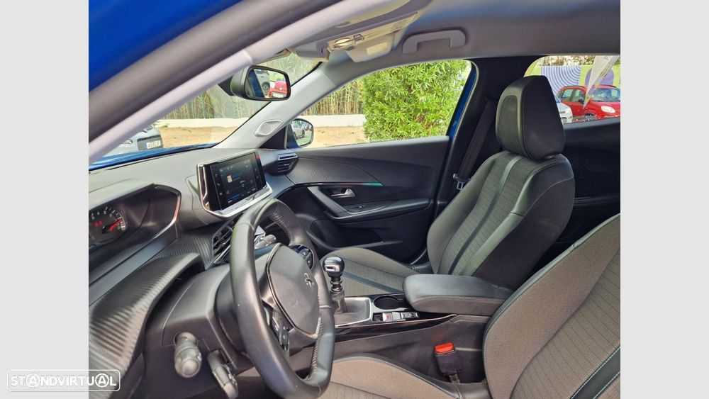 Peugeot 2008 1.2 PureTech Allure - 8