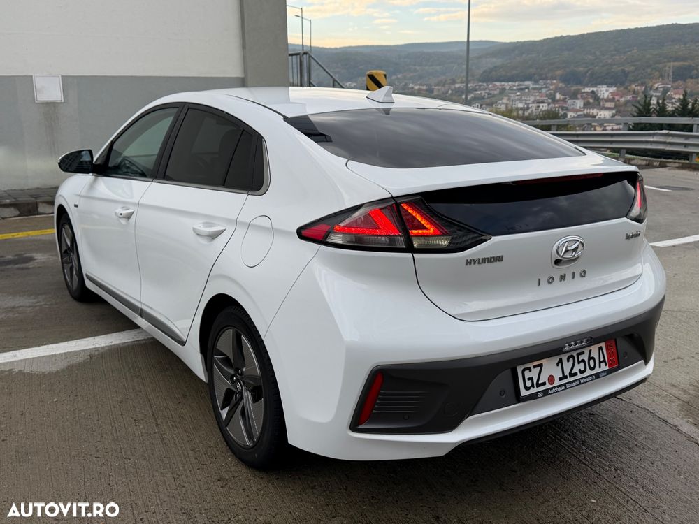 Hyundai IONIQ 1.6 GDI Premium - 3