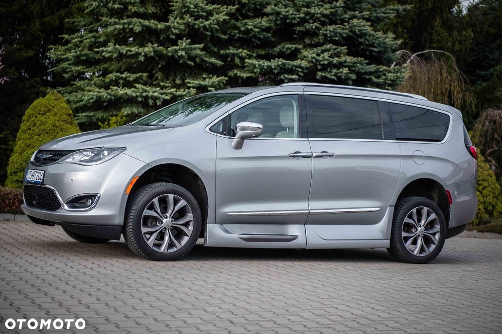 Chrysler Pacifica - 3