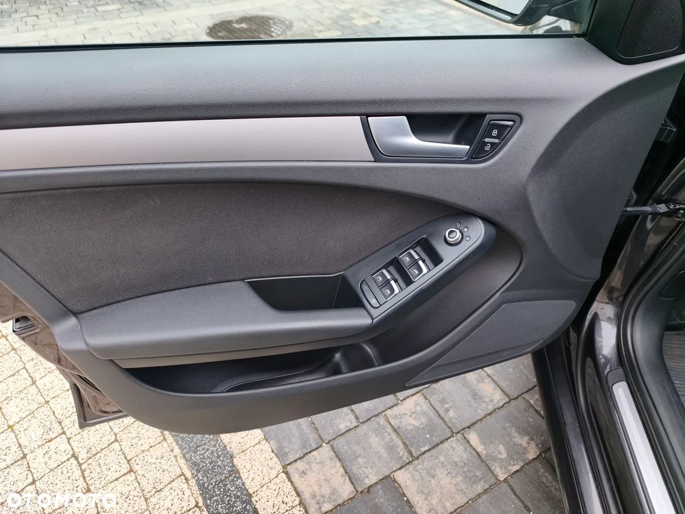 Audi A4 Avant 2.0 TDI DPF quattro S tronic Attraction - 14