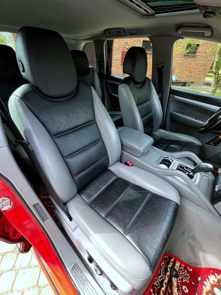 Porsche Cayenne - 26