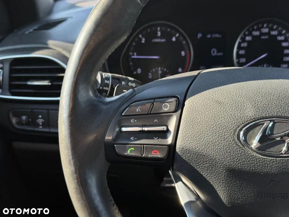 Hyundai i30 1.6 D Comfort DCT - 11