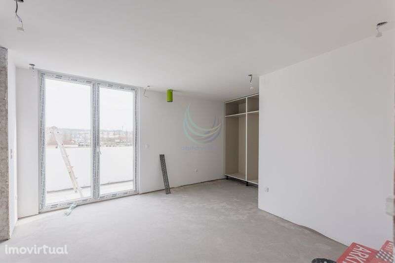 Apartamento T-4 mais 1.Roof Top com piscina no centro de Lourinha - Grande imagem: 5/10