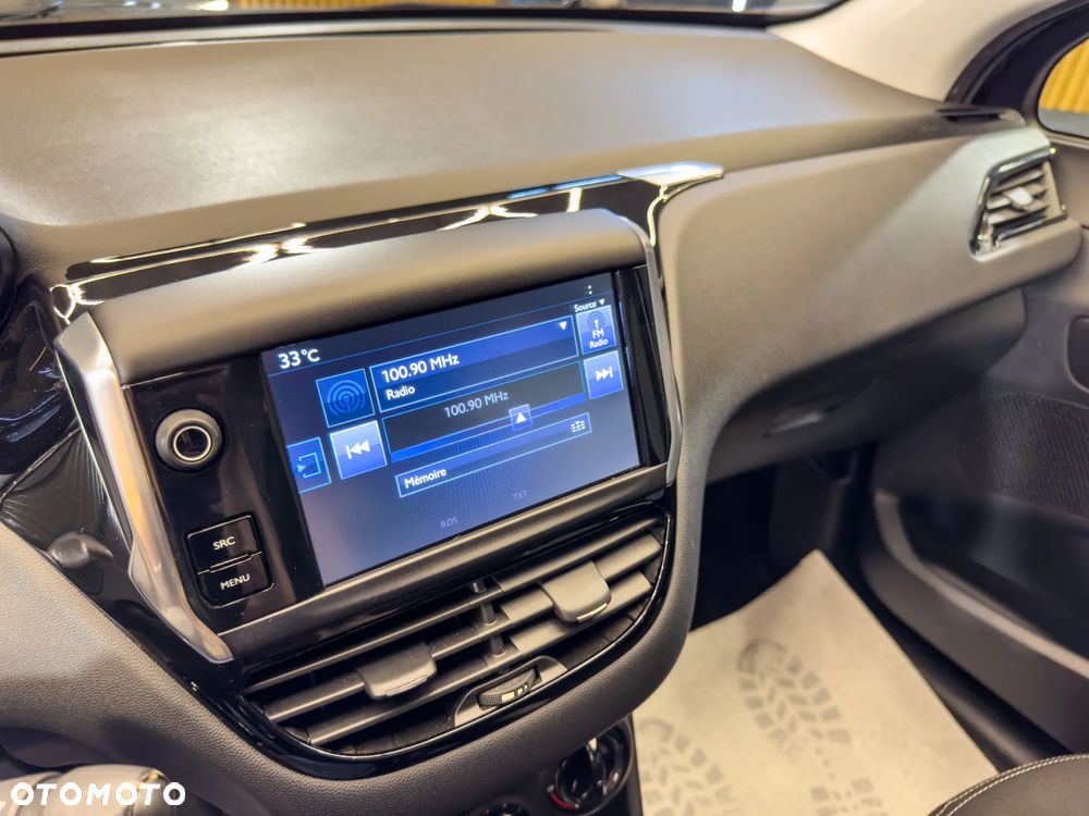 Peugeot 208 1.2 PureTech Allure - 24