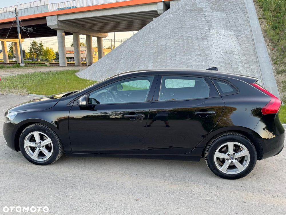 Volvo V40 D2 Momentum - 4