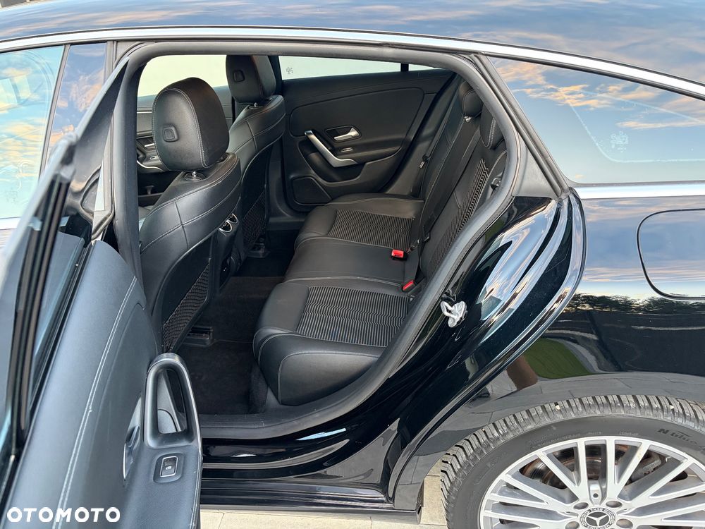 Mercedes-Benz CLA 200 d 8G-DCT Progressive - 12