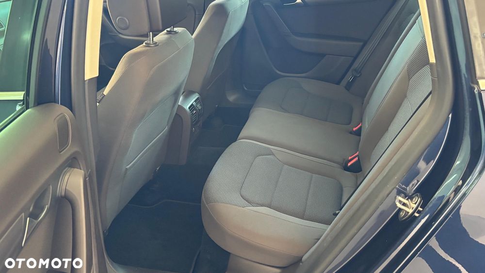 Volkswagen Passat 1.6 TDI BlueMotion Technology Highline - 20