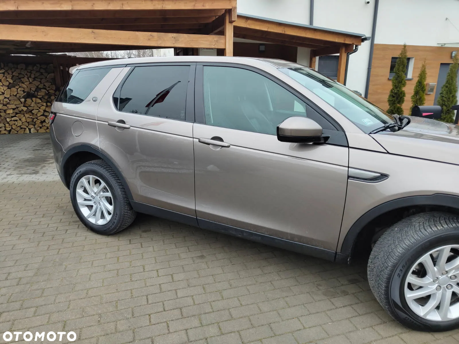 Land Rover Discovery Sport - 2