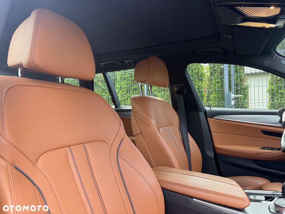 BMW Seria 5 520d M Sport Edition - 11