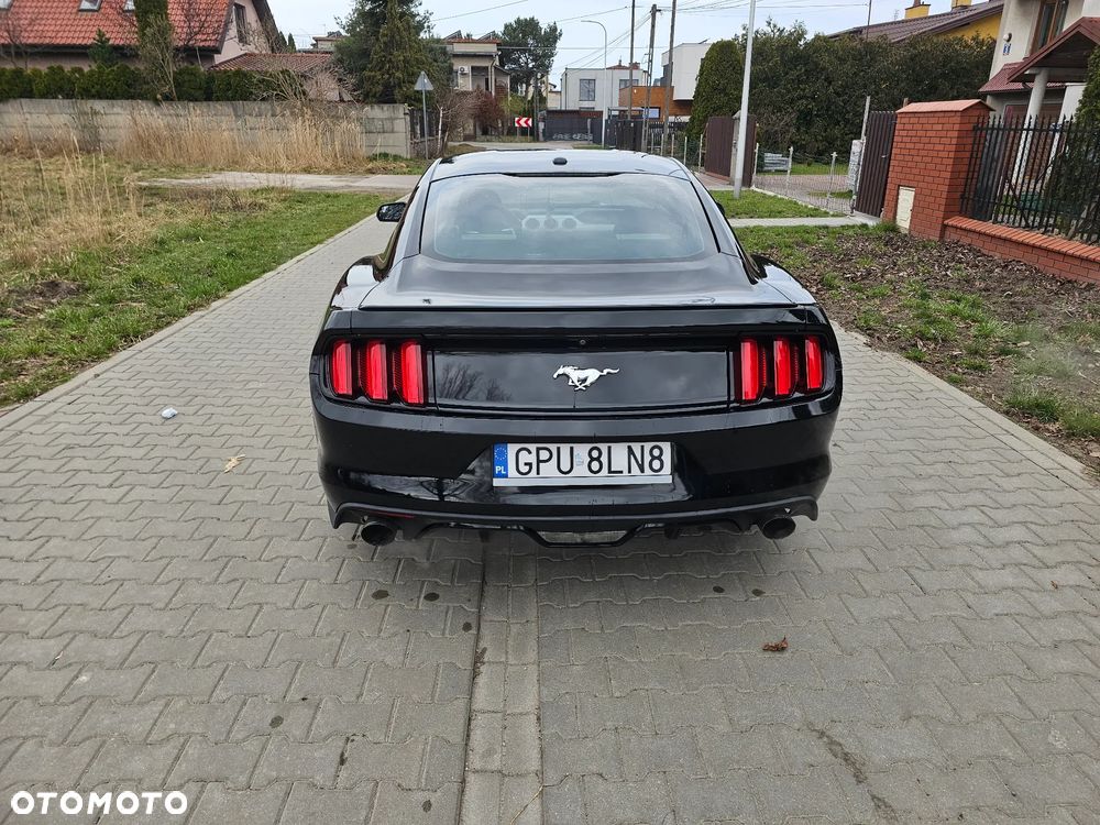 Ford Mustang - 11