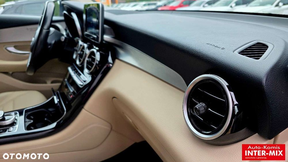 Mercedes-Benz GLC - 33