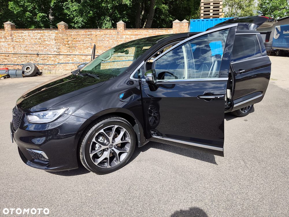 Chrysler Pacifica - 13
