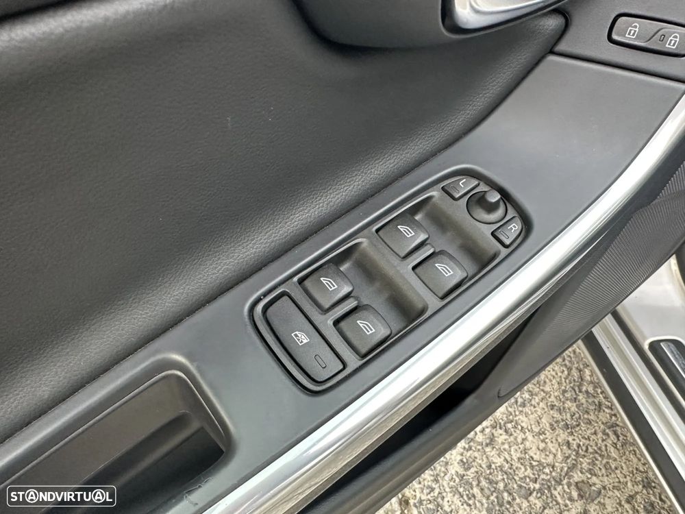 Volvo V60 D2 Geartronic Kinetic - 4