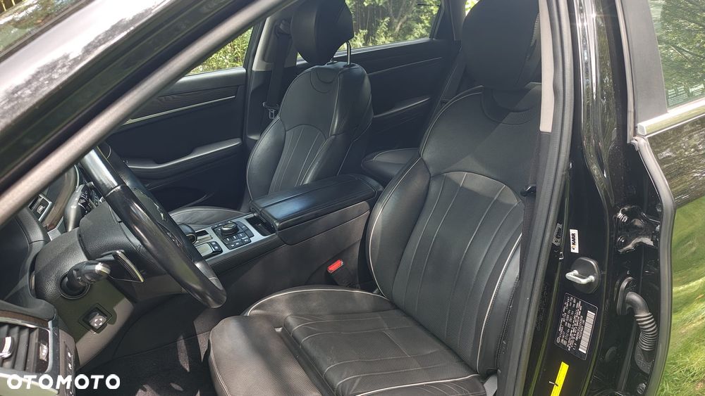 Hyundai Genesis - 16