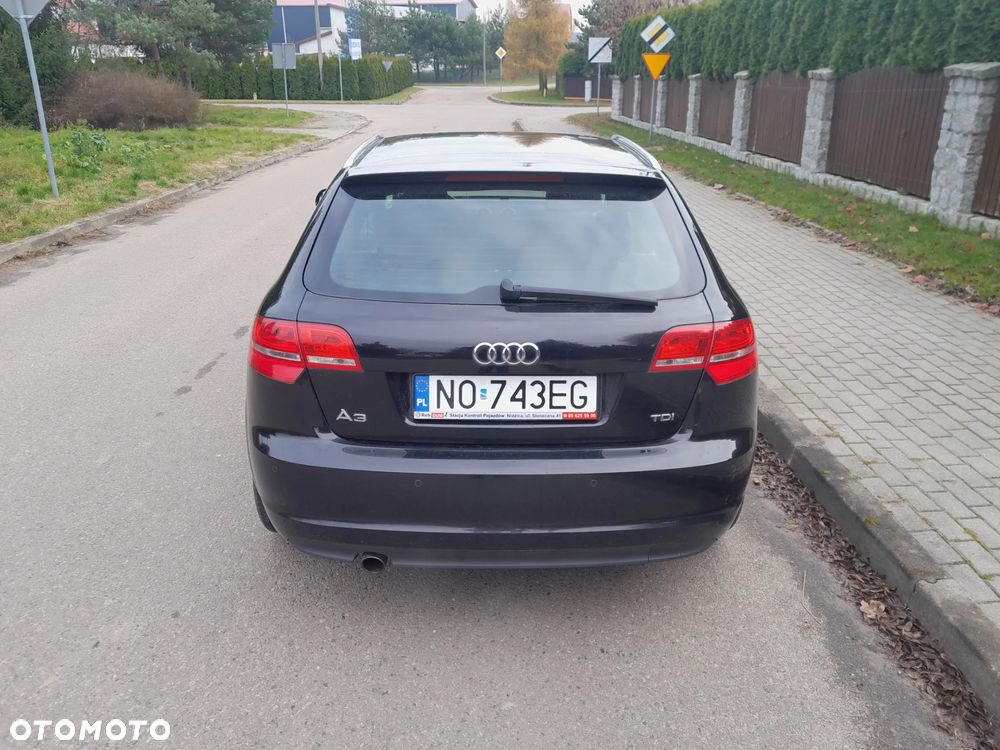 Audi A3 Sportback 2.0 TDI DPF quattro S line Sportpaket - 4