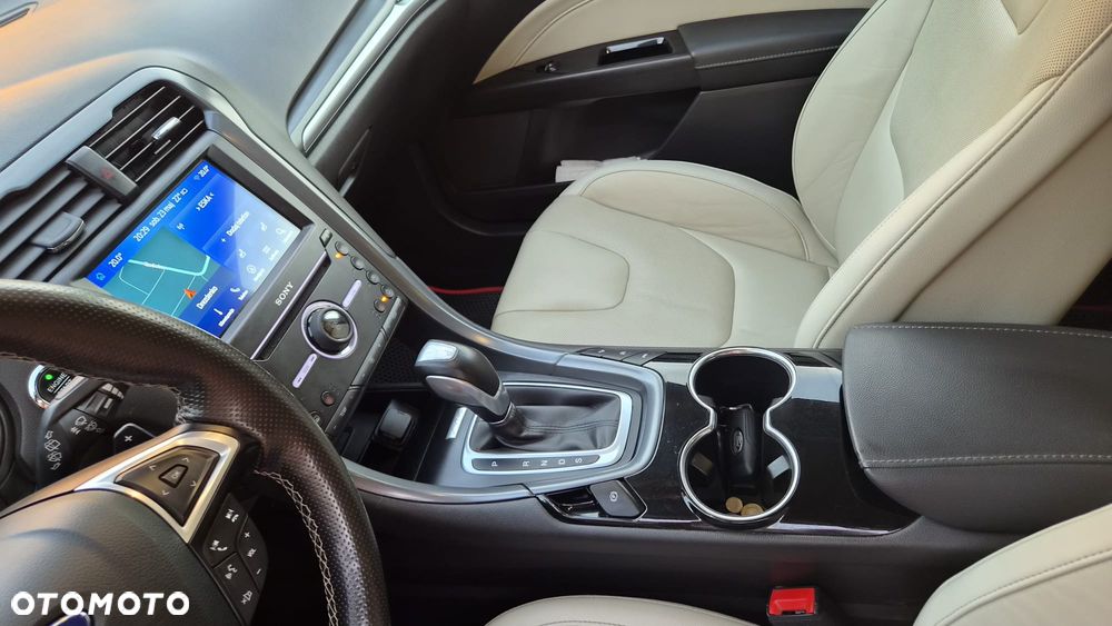 Ford Mondeo 2.0 TDCi Bi-Turbo Titanium PowerShift - 11
